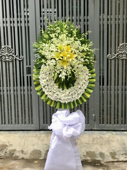 Bac Tan Uyen condolence flower shelf 02