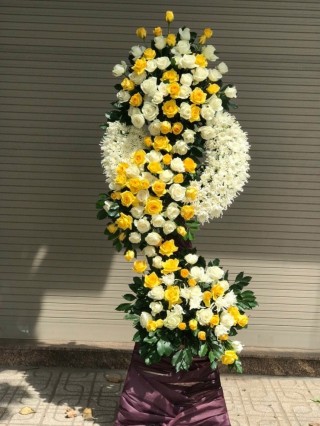Dau Tieng condolence flower shelf 05