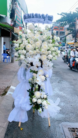 Dau Tieng condolence flower shelf 06