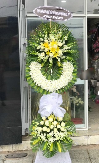 Dau Tieng condolence flower shelf 09
