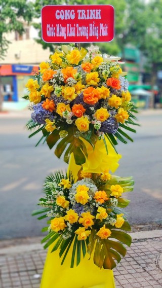 Tan Uyen Congratulation Flower Shelf 10